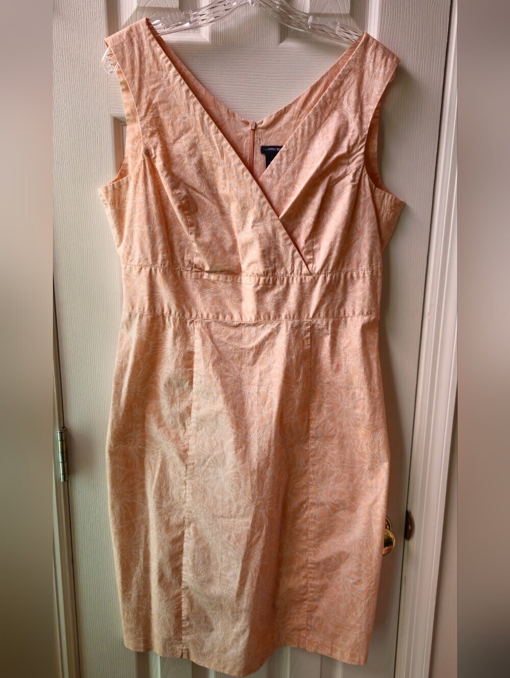 GAP Stretch Soft Peach & White Dress with Subtle Floral Print - Size 14